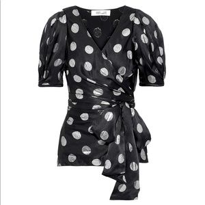 😎NWOT Diane Von Furstenberg Wrap Blouse😎